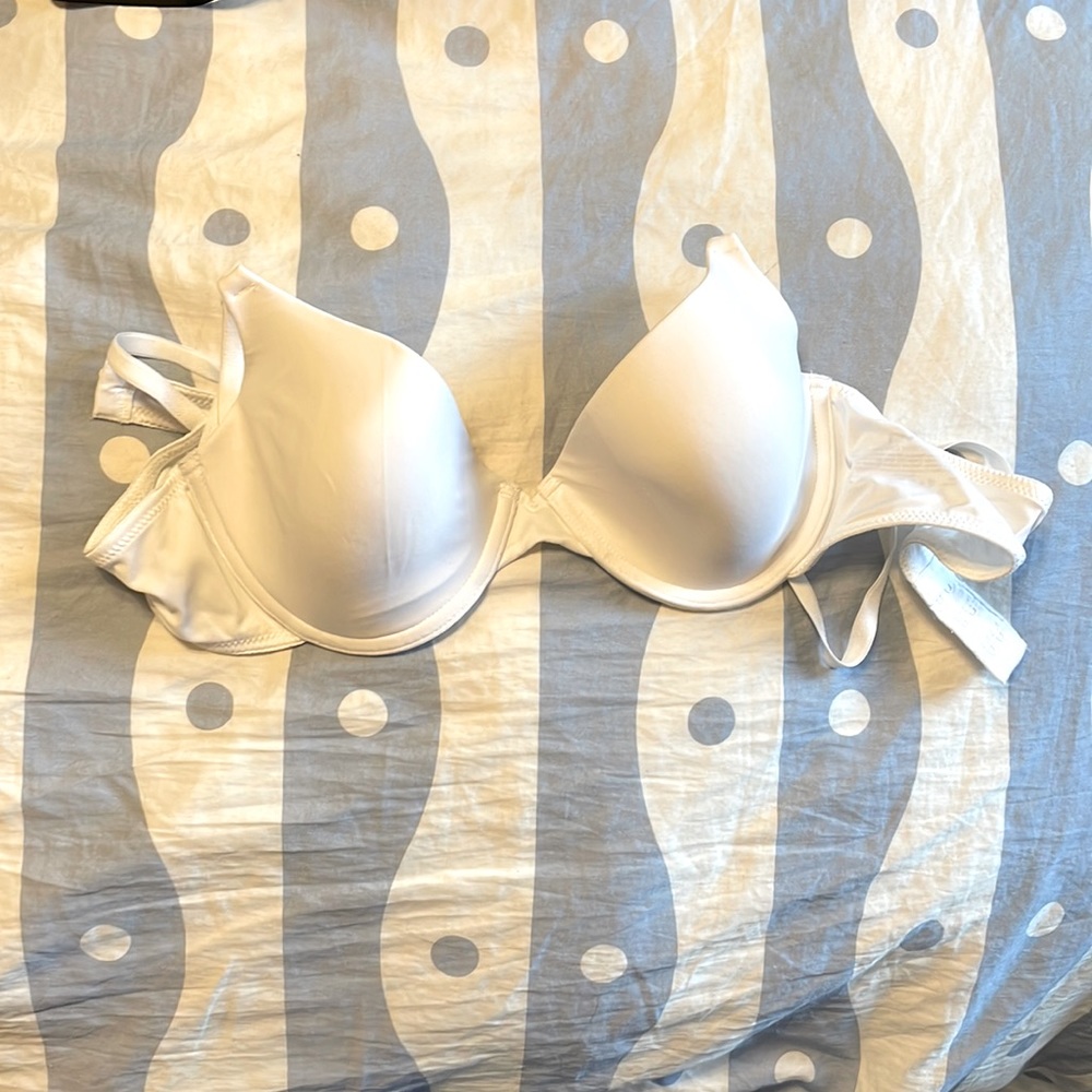Maidenform white bra size 36C